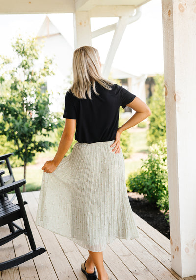 Modest Clothing Outfit Ideas Fashion inspo dresses skirts tops cardigans church outfits fashion outfits style modest girly outfit jewelry bows handbags Handpicked Home decor Grace and Joy Company