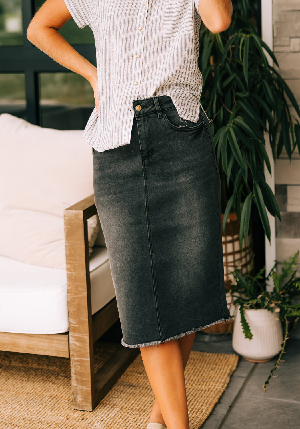 Modest Clothing Outfit Ideas Fashion inspo dresses skirts tops cardigans church outfits fashion outfits style modest girly outfit jewelry bows handbags Handpicked Home decor Grace and Joy Company