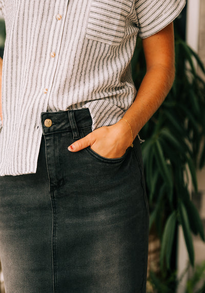 Modest Clothing Outfit Ideas Fashion inspo dresses skirts tops cardigans church outfits fashion outfits style modest girly outfit jewelry bows handbags Handpicked Home decor Grace and Joy Company