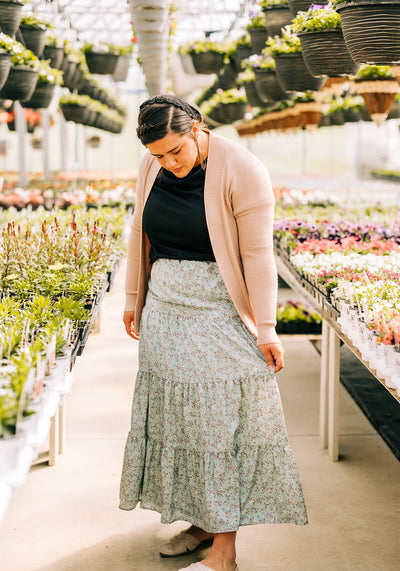 Modest Clothing Outfit Ideas Fashion inspo dresses skirts tops cardigans church outfits fashion outfits style modest girly outfit jewelry bows handbags Handpicked Home decor Grace and Joy Company