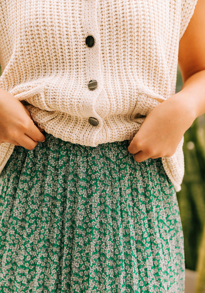 Modest Clothing Outfit Ideas Fashion inspo dresses skirts tops cardigans church outfits fashion outfits style modest girly outfit jewelry bows handbags Handpicked Home decor Grace and Joy Company
