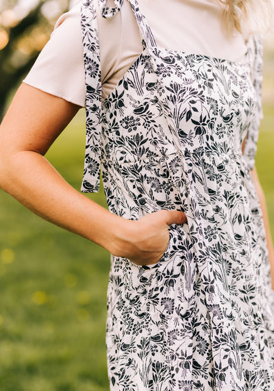 Modest Clothing Outfit Ideas Fashion inspo dresses skirts tops cardigans church outfits fashion outfits style modest girly outfit jewelry bows handbags Handpicked Home decor Grace and Joy Company