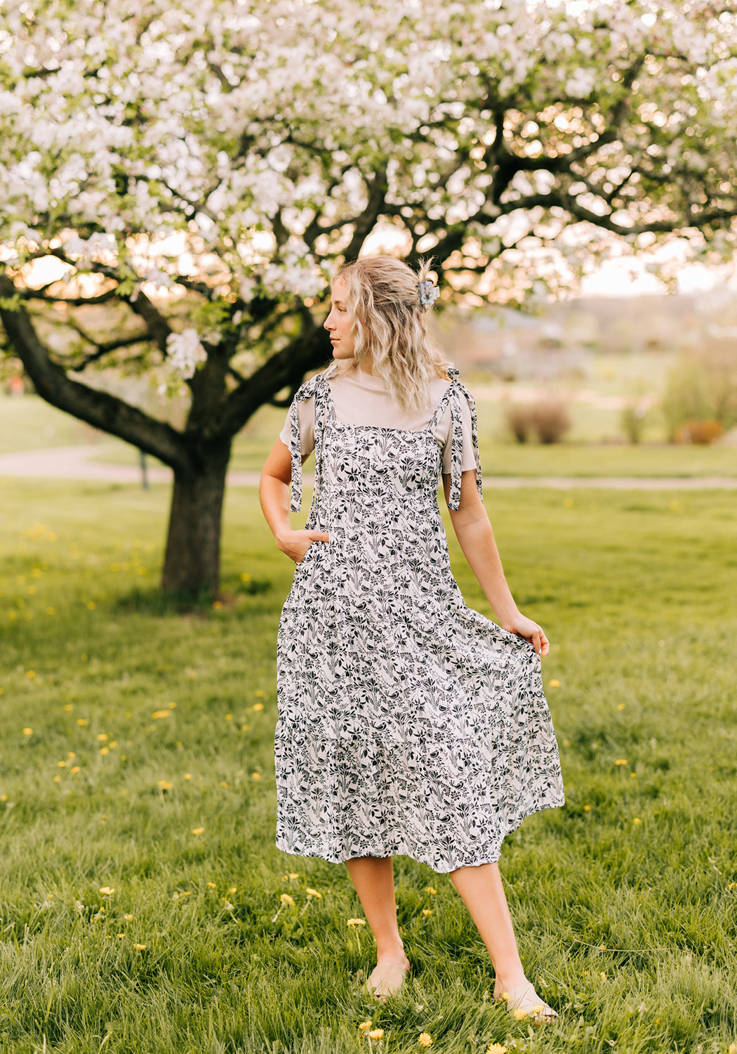 Modest Clothing Outfit Ideas Fashion inspo dresses skirts tops cardigans church outfits fashion outfits style modest girly outfit jewelry bows handbags Handpicked Home decor Grace and Joy Company