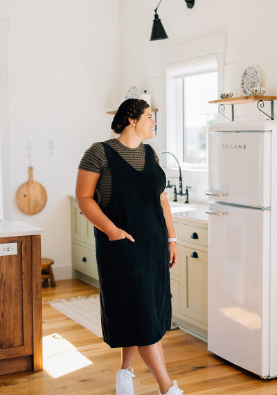 Modest Clothing Outfit Ideas Fashion inspo dresses skirts tops cardigans church outfits fashion outfits style modest girly outfit jewelry bows handbags Handpicked Home decor Grace and Joy Company