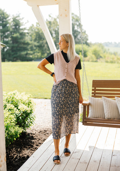 Modest Clothing Outfit Ideas Fashion inspo dresses skirts tops cardigans church outfits fashion outfits style modest girly outfit jewelry bows handbags Handpicked Home decor Grace and Joy Company