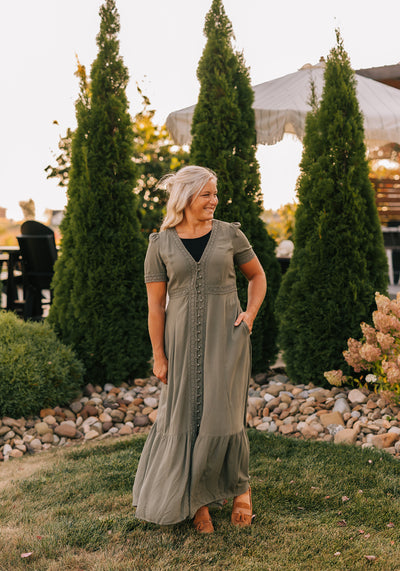 Modest Clothing Outfit Ideas Fashion inspo dresses skirts tops cardigans church outfits fashion outfits style modest girly outfit jewelry bows handbags Handpicked Home decor Grace and Joy Company