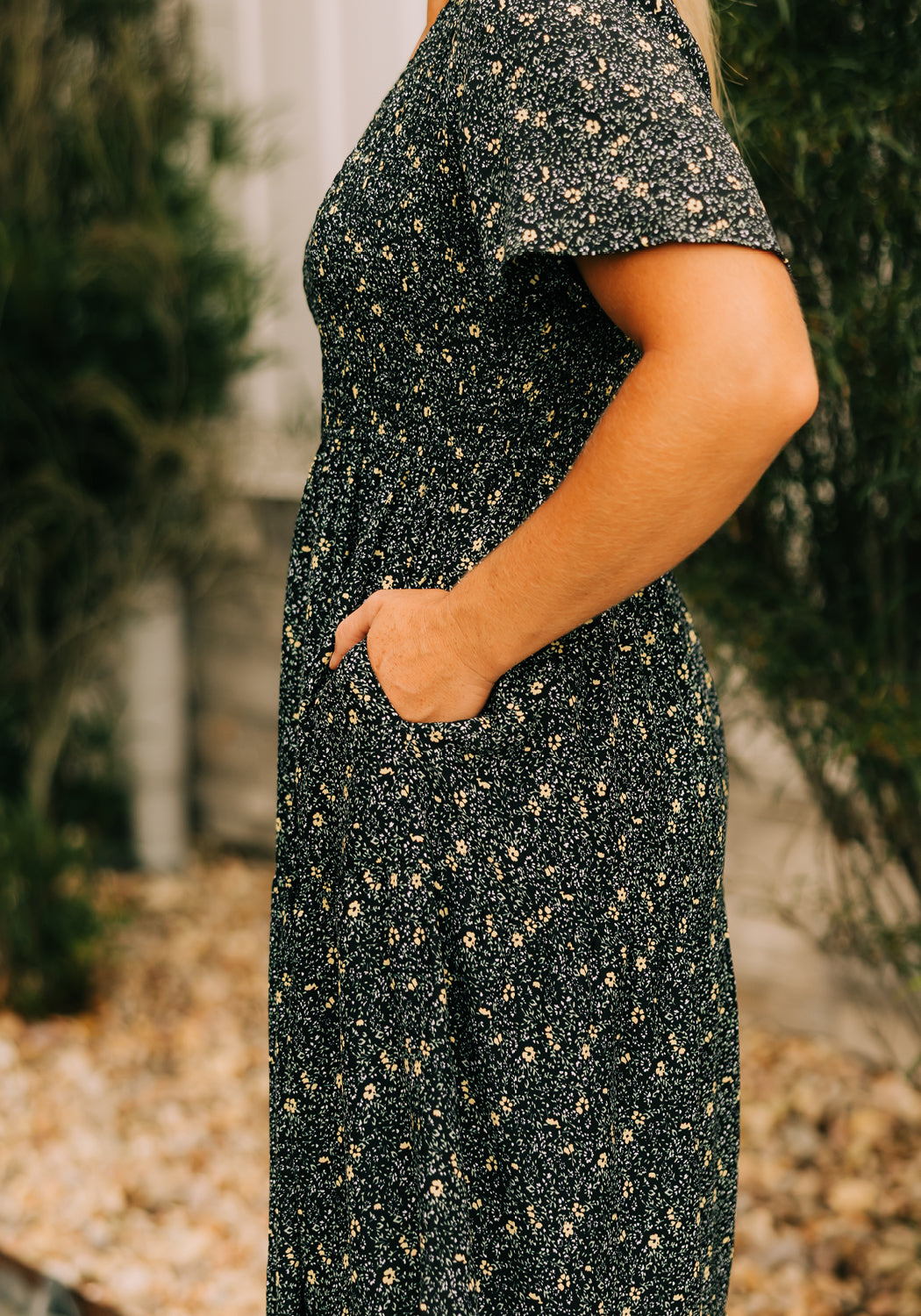 Modest Clothing Outfit Ideas Fashion inspo dresses skirts tops cardigans church outfits fashion outfits style modest girly outfit jewelry bows handbags Handpicked Home decor Grace and Joy Company