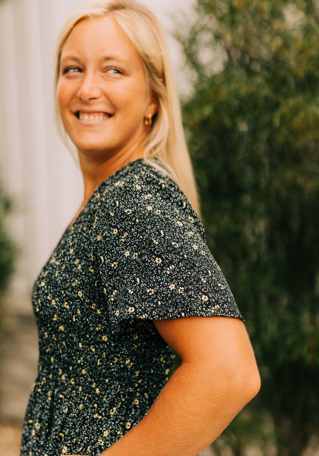 Modest Clothing Outfit Ideas Fashion inspo dresses skirts tops cardigans church outfits fashion outfits style modest girly outfit jewelry bows handbags Handpicked Home decor Grace and Joy Company
