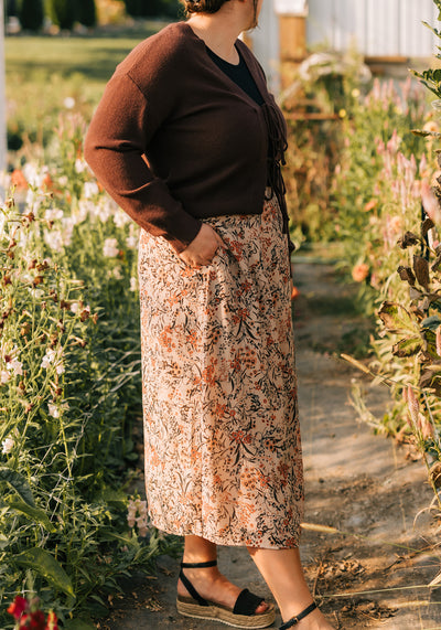Modest Clothing Outfit Ideas Fashion inspo dresses skirts tops cardigans church outfits fashion outfits style modest girly outfit jewelry bows handbags Handpicked Home decor Grace and Joy Company