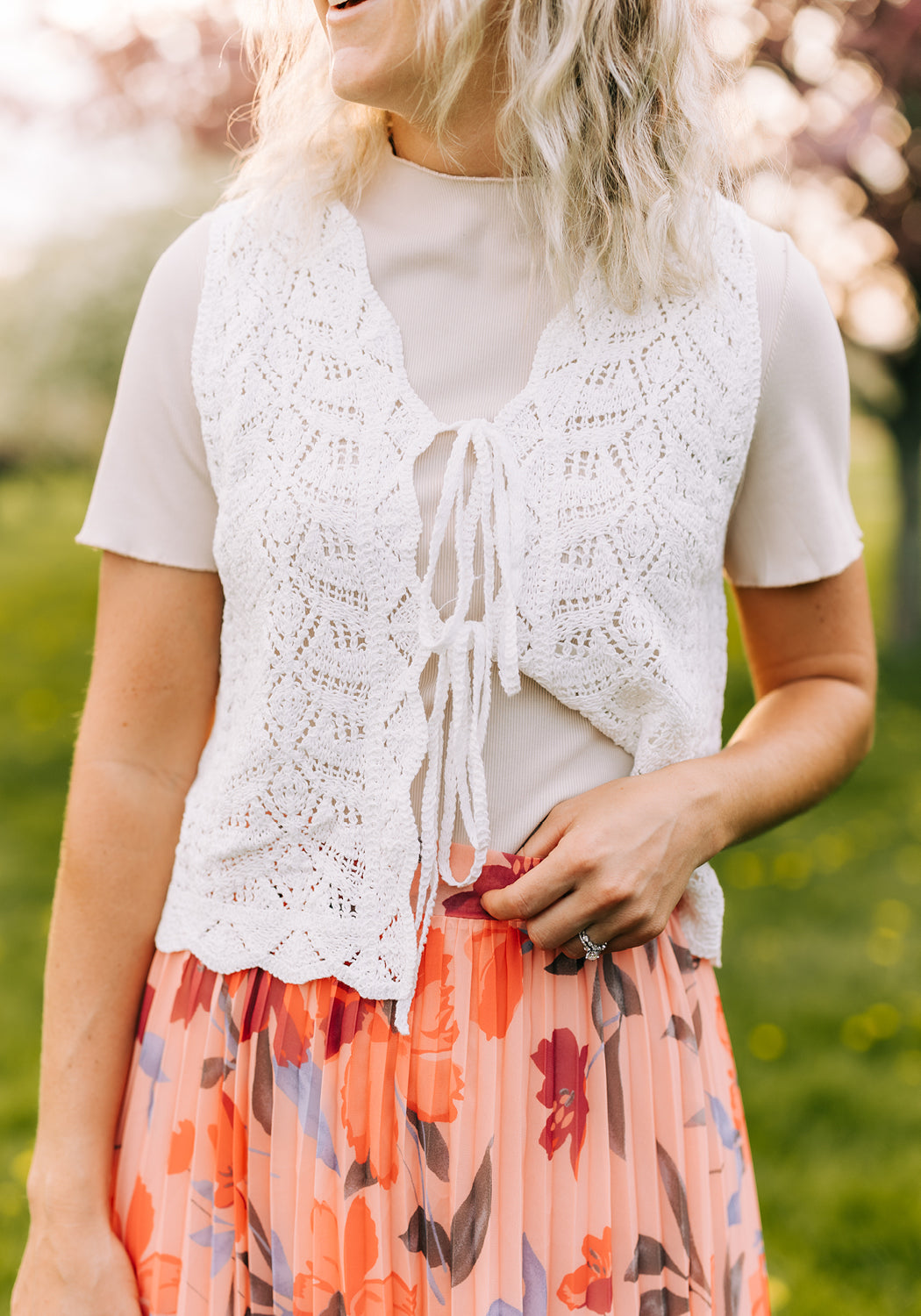 Modest Clothing Outfit Ideas Fashion inspo dresses skirts tops cardigans church outfits fashion outfits style modest girly outfit jewelry bows handbags Handpicked Home decor Grace and Joy Company