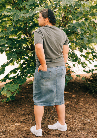 'Sara' Stretch Denim Skirt in Medium Wash