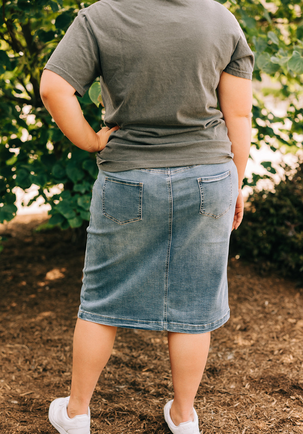 'Sara' Stretch Denim Skirt in Medium Wash