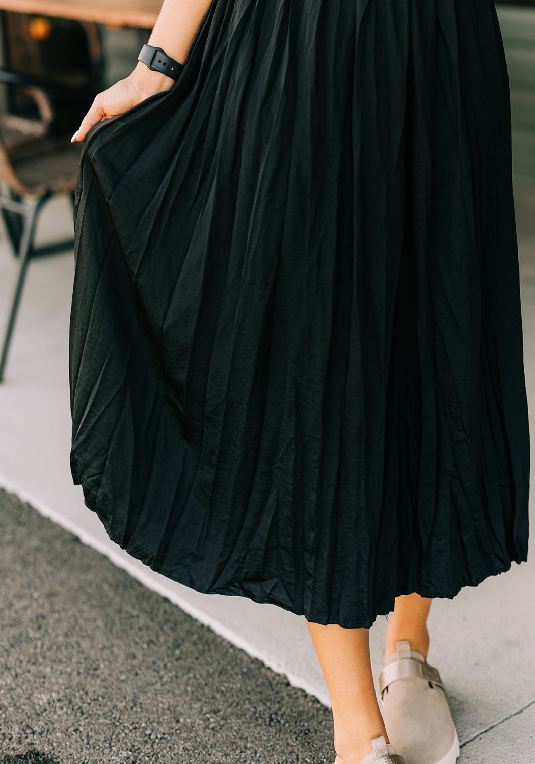 'Sheila' Pleated Solid Midi Skirt