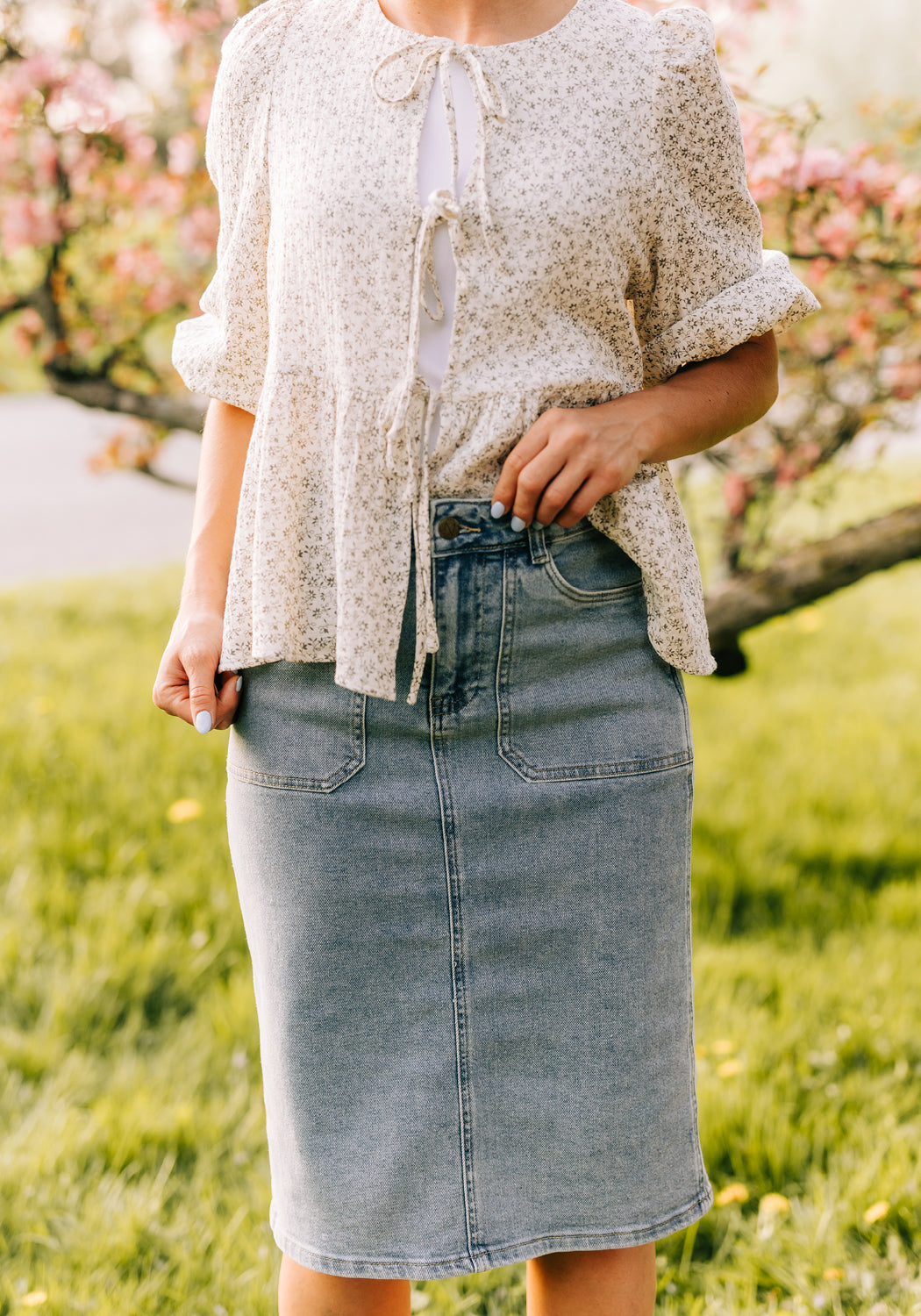 Modest Clothing Outfit Ideas Fashion inspo dresses skirts tops cardigans church outfits fashion outfits style modest girly outfit jewelry bows handbags Handpicked Home decor Grace and Joy Company