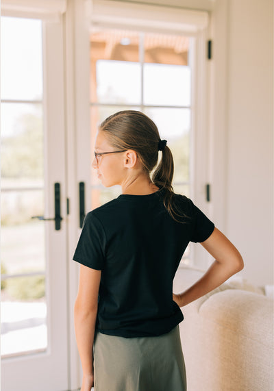 Modest Clothing Outfit Ideas Fashion inspo dresses skirts tops cardigans church outfits fashion outfits style modest girly outfit jewelry bows handbags Handpicked Home decor Grace and Joy Company