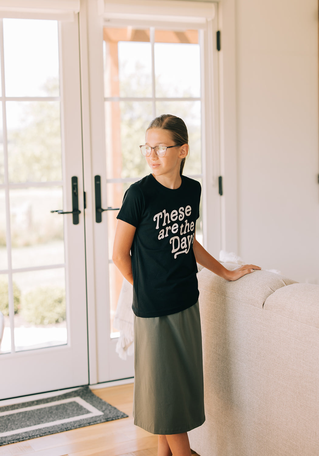 Modest Clothing Outfit Ideas Fashion inspo dresses skirts tops cardigans church outfits fashion outfits style modest girly outfit jewelry bows handbags Handpicked Home decor Grace and Joy Company