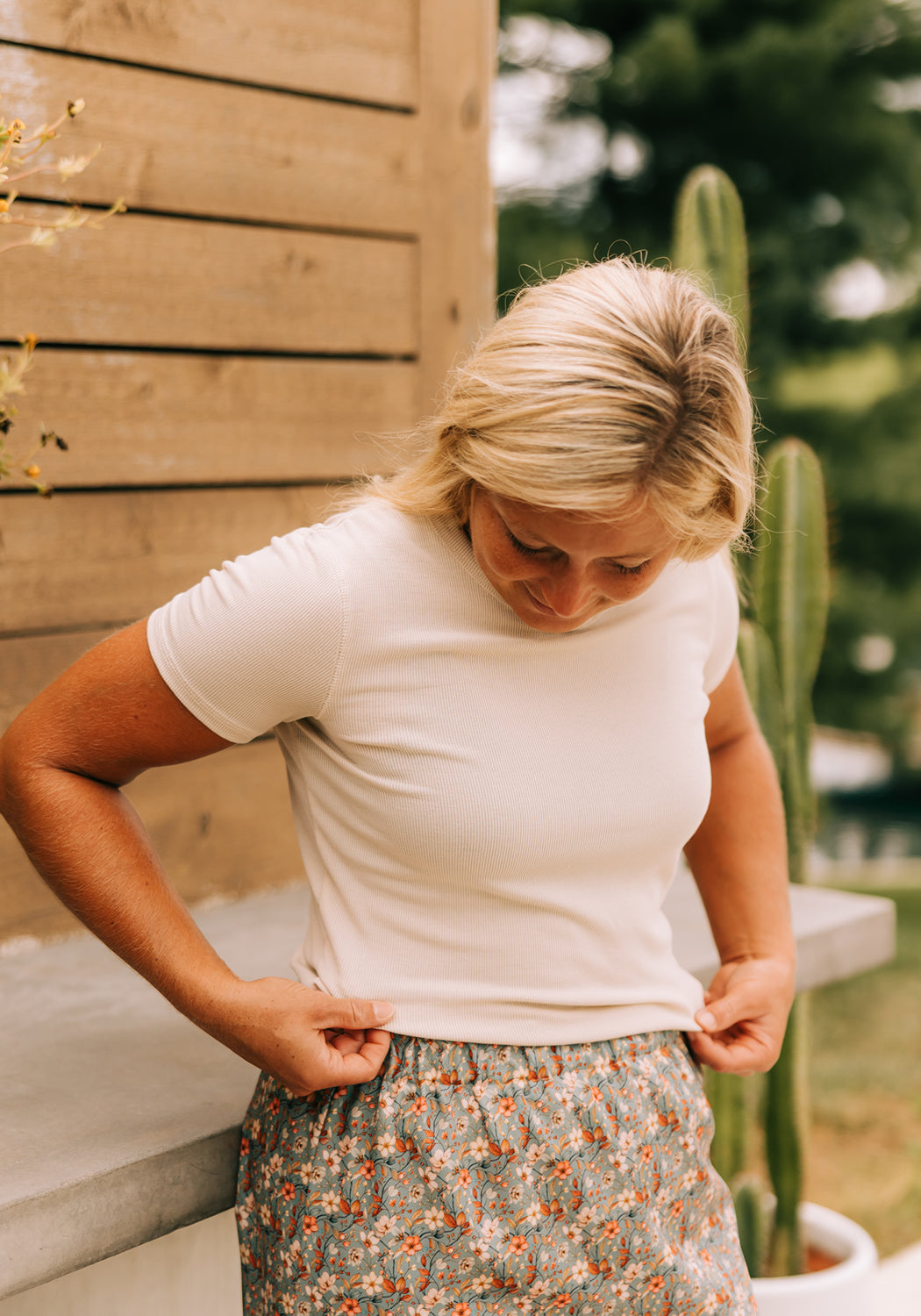 Modest Clothing Outfit Ideas Fashion inspo dresses skirts tops cardigans church outfits fashion outfits style modest girly outfit jewelry bows handbags Handpicked Home decor Grace and Joy Company
